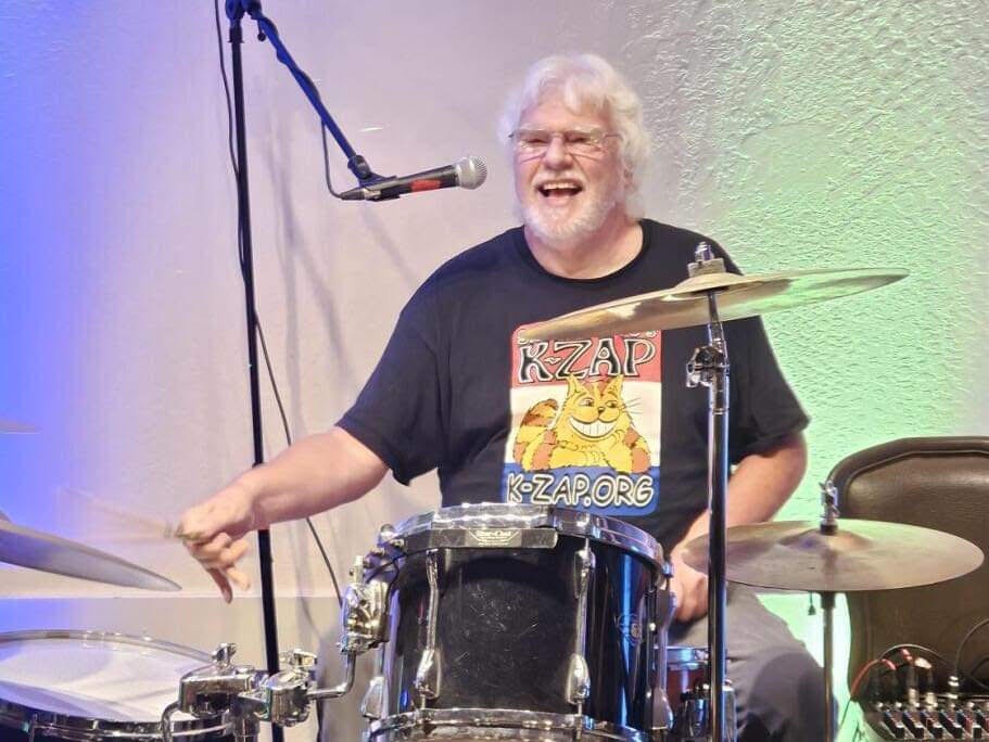 SACRAMENTO’S K-ZAP CAT’S BACK SHIRTS - BLACK OR WHITE image 6